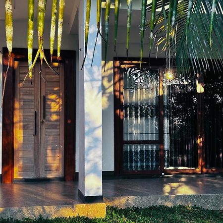 Windy Villa Полоннарува Экстерьер фото